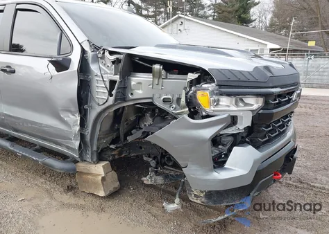 2025 Chevrolet Silverado 1500 4Wd Short Bed Lt Trail Boss z USA, uszkodzony, nr VIN 3GCUKFED2SG112971